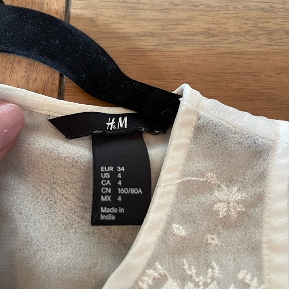 H&M sheer top - Picture 3 of 6